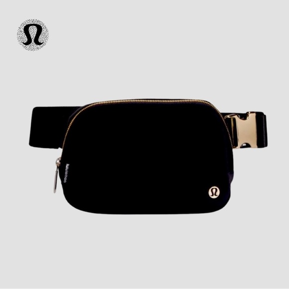 lululemon athletica Handbags - LULULEMON Black Everywhere Belt Bag VELOUR 1L 🍋 Brand New